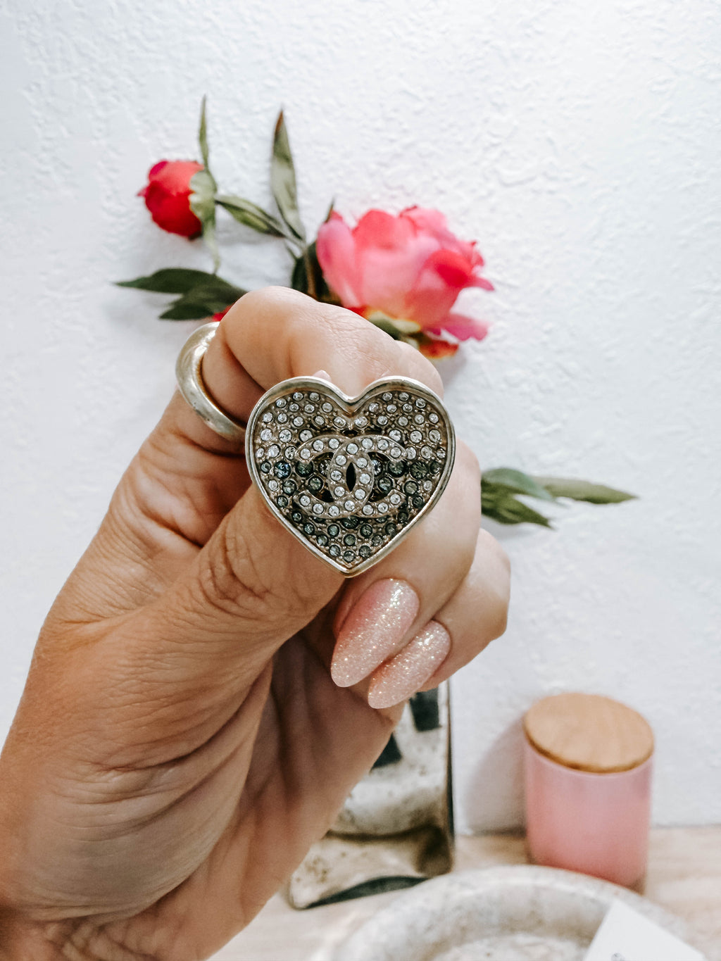 Pre-Owned Chanel Rhinestone Heart CC 23P Stud Earrings