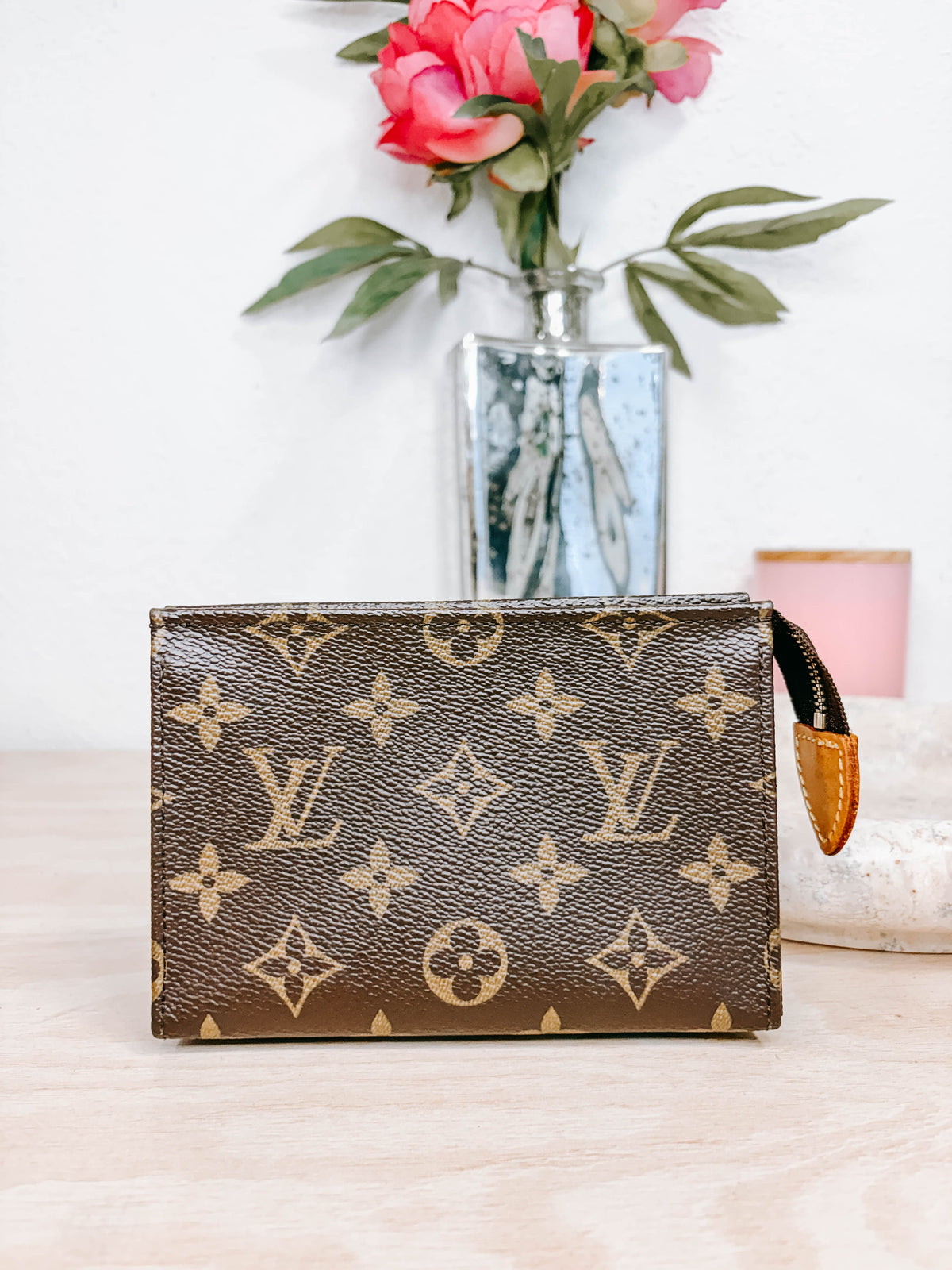 Pre-Owned Louis Vuitton Monogram Toiletry 15 Case