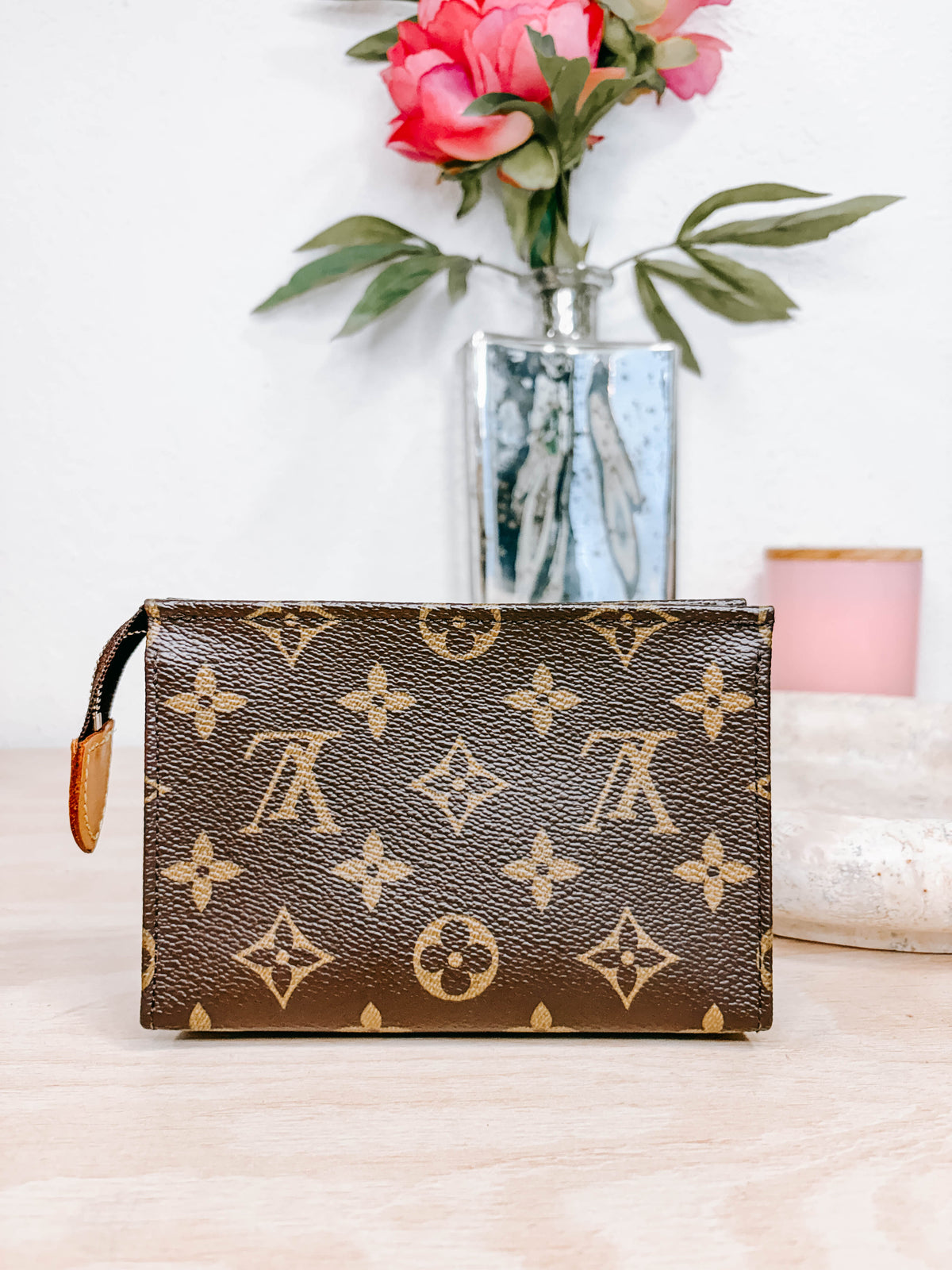 Pre-Owned Louis Vuitton Monogram Toiletry 15 Case
