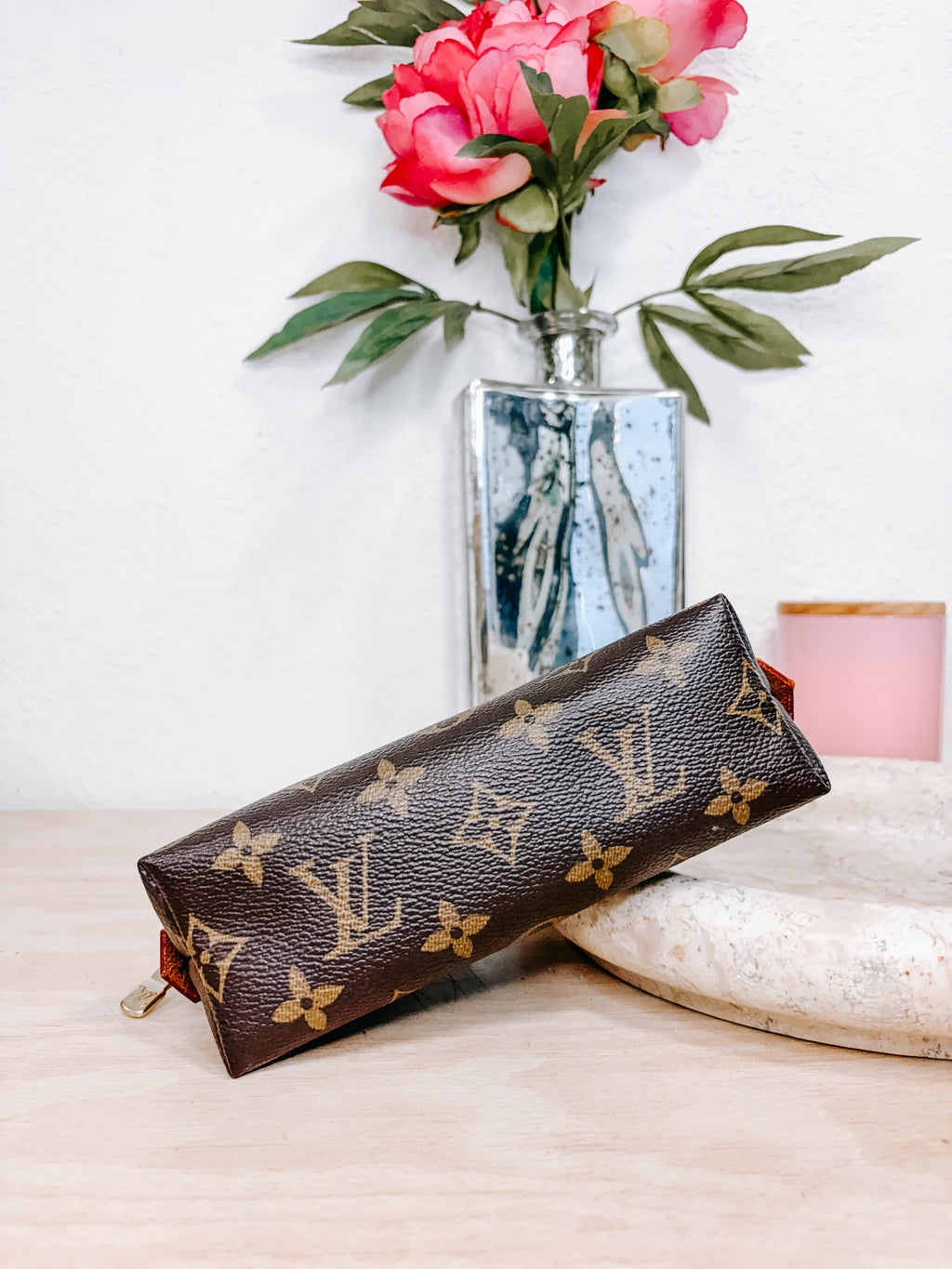 Pre-Owned Louis Vuitton Monogram Cosmetic Case
