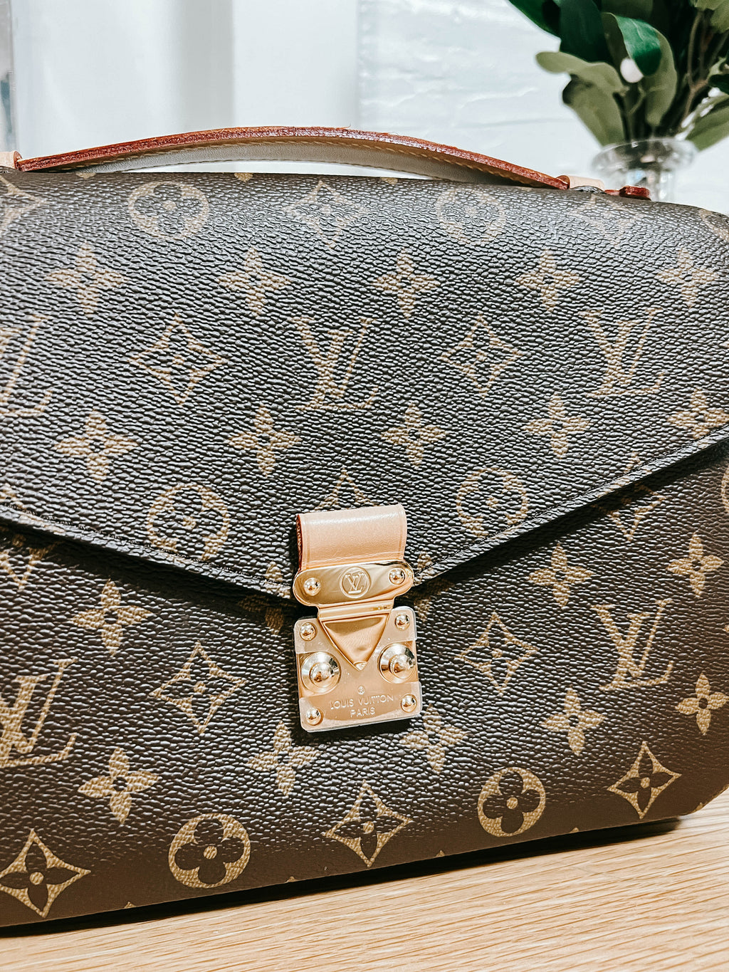 Pre-Owned Louis Vuitton Monogram Pochette Metis *Final Sale*