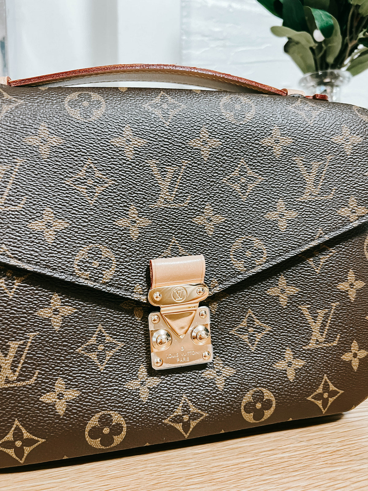 Pre-Owned Louis Vuitton Monogram Pochette Metis *Final Sale*