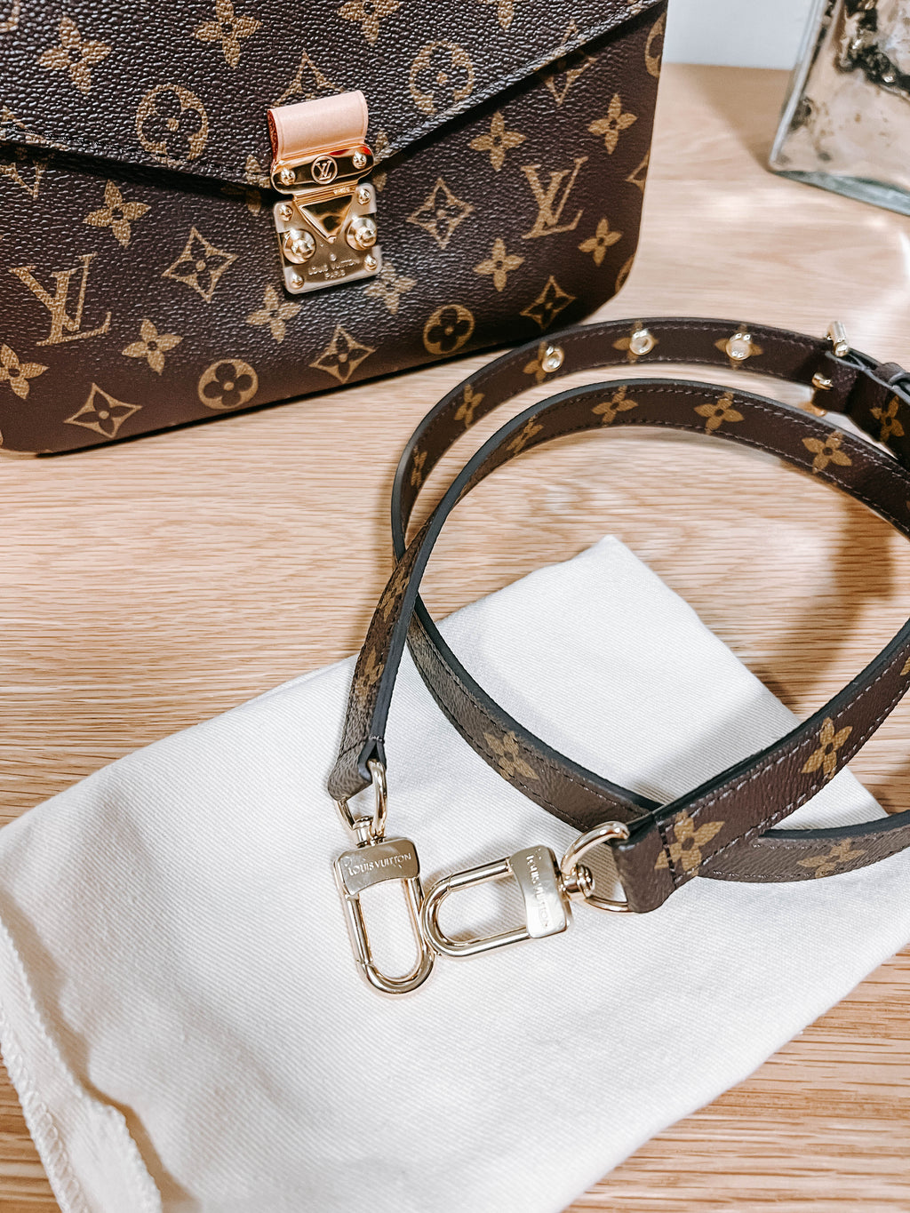 Pre-Owned Louis Vuitton Monogram Pochette Metis *Final Sale*