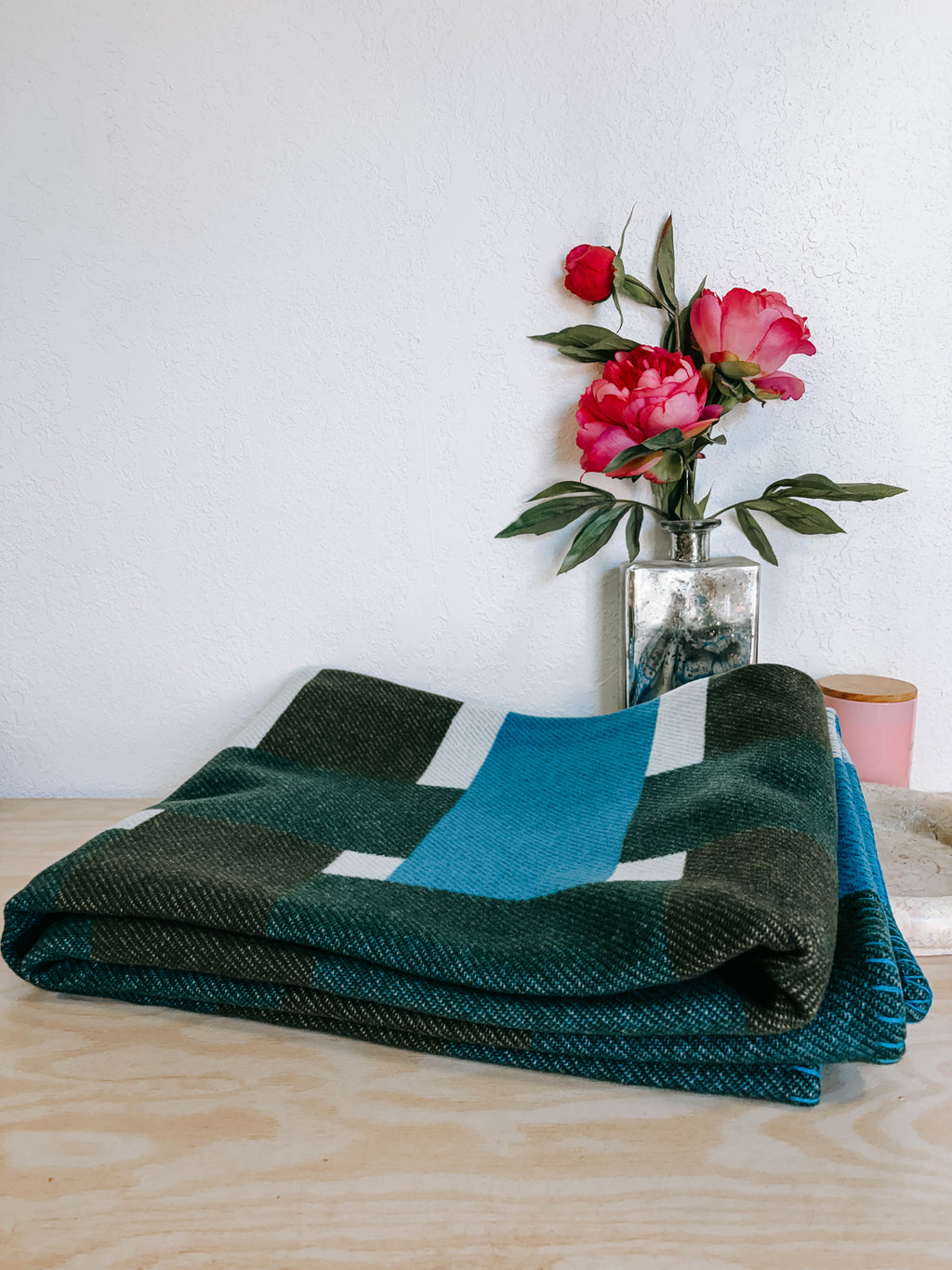 Pre-Owned Hermès H Tissage Throw Blanket – Reversible Blue & Green | BNWT
