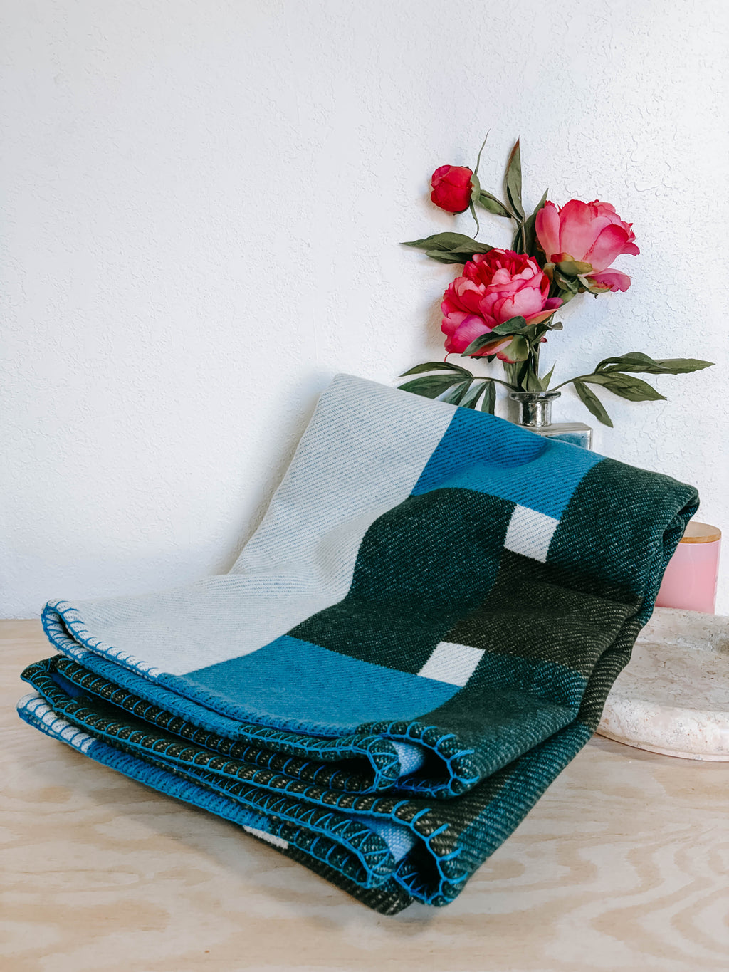 Pre-Owned Hermès H Tissage Throw Blanket – Reversible Blue & Green | BNWT