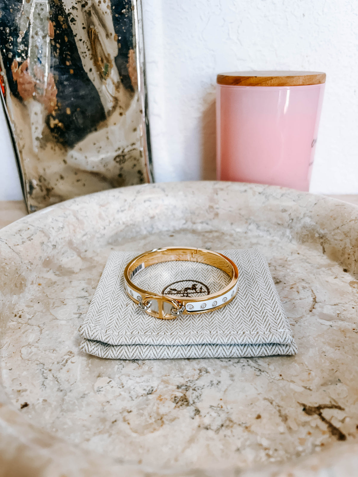 Pre-Owned Hermès Mini Clic Chaine d’Ancre Bracelet – White Enamel & Gold