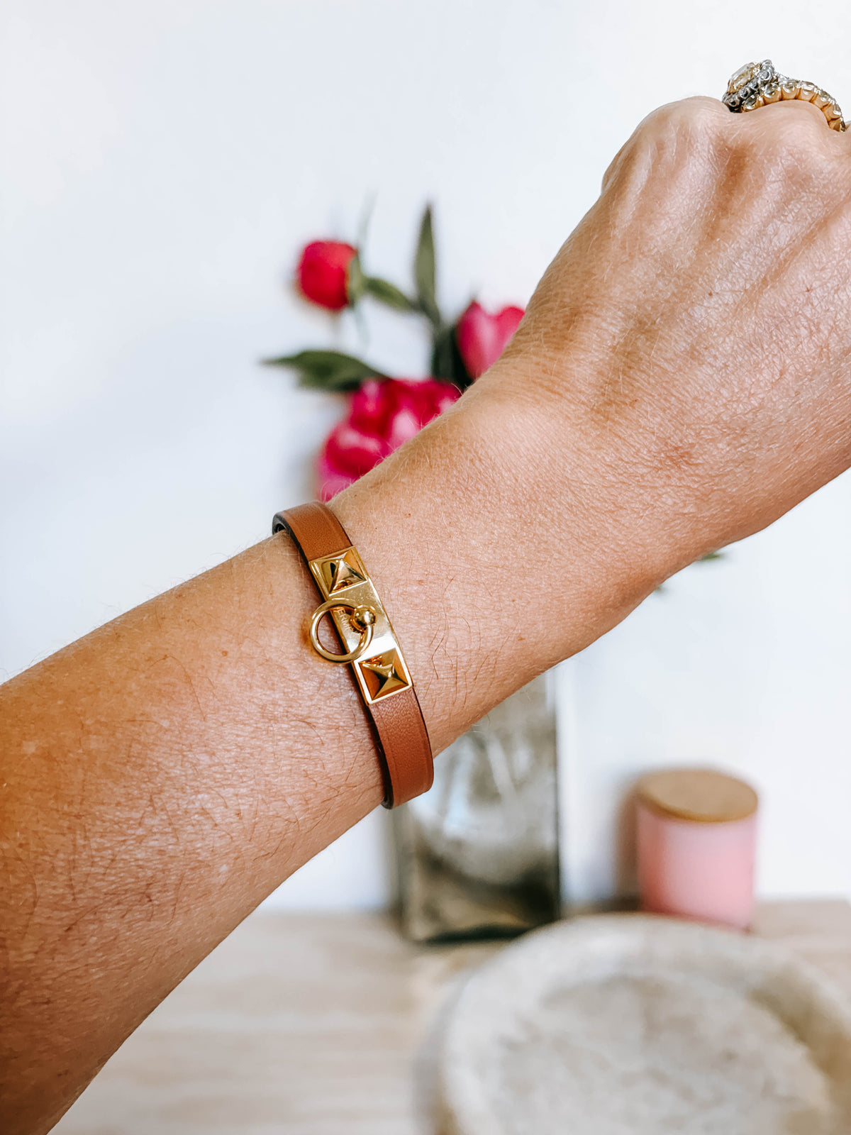 Pre-Owned Hermès Rivale Mini Bracelet – Gold with Gold-Tone Hardware