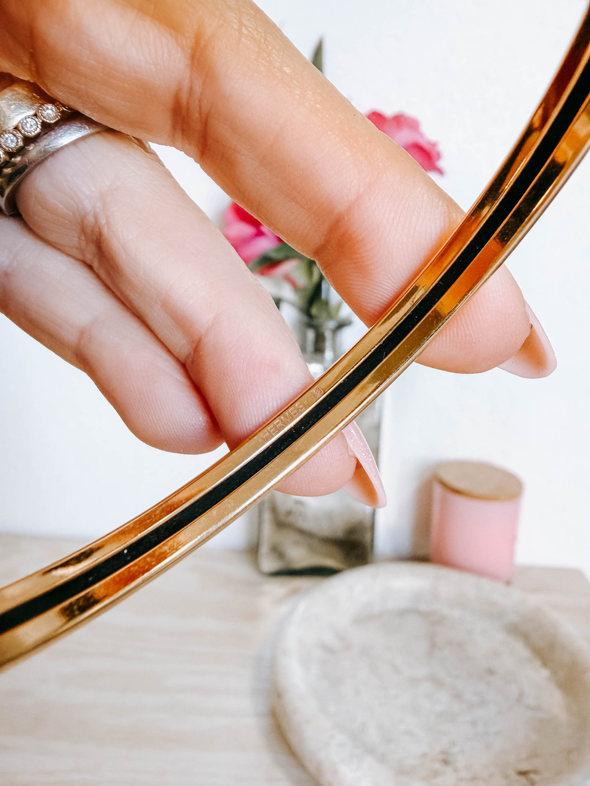 Pre-Owned Hermes Pink and Yellow Ombre Enamel Thin Bangle Gold