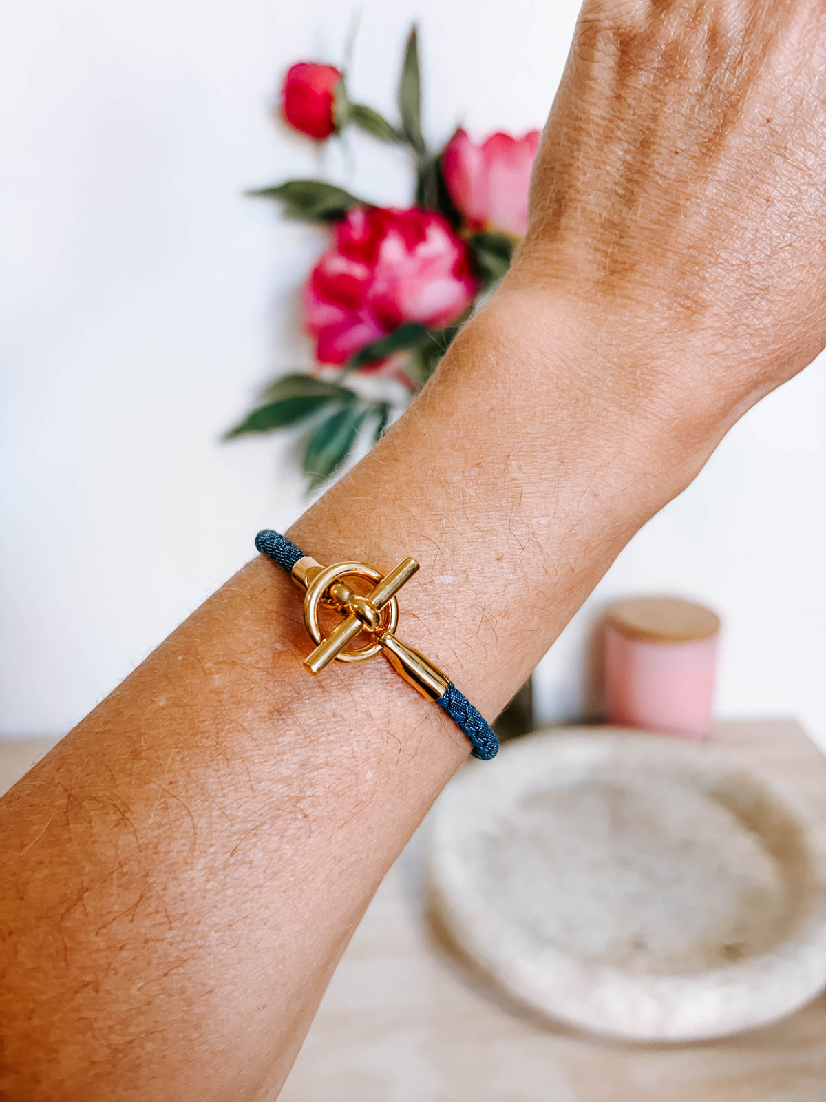 Pre-Owned Hermès Glenan Bracelet – Denim Blue with Gold-Tone Hardware