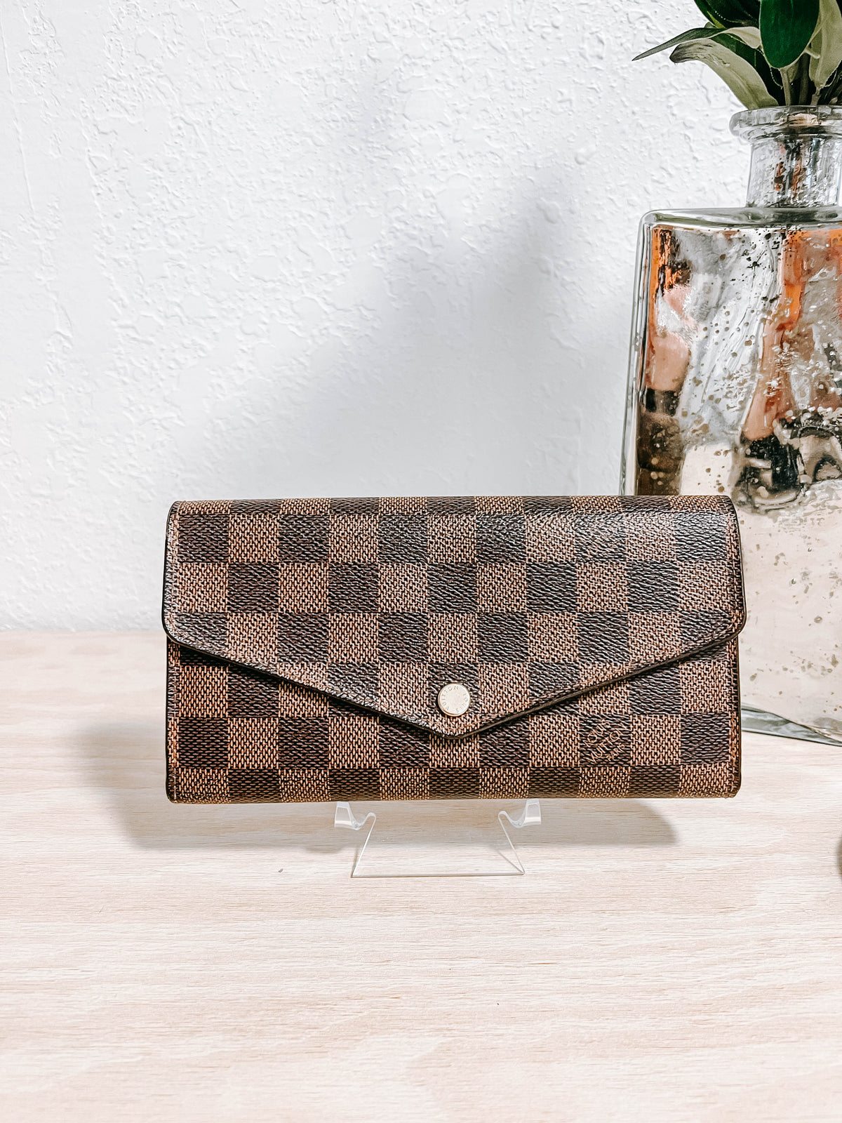 Damier Ebene Sarah International Wallet