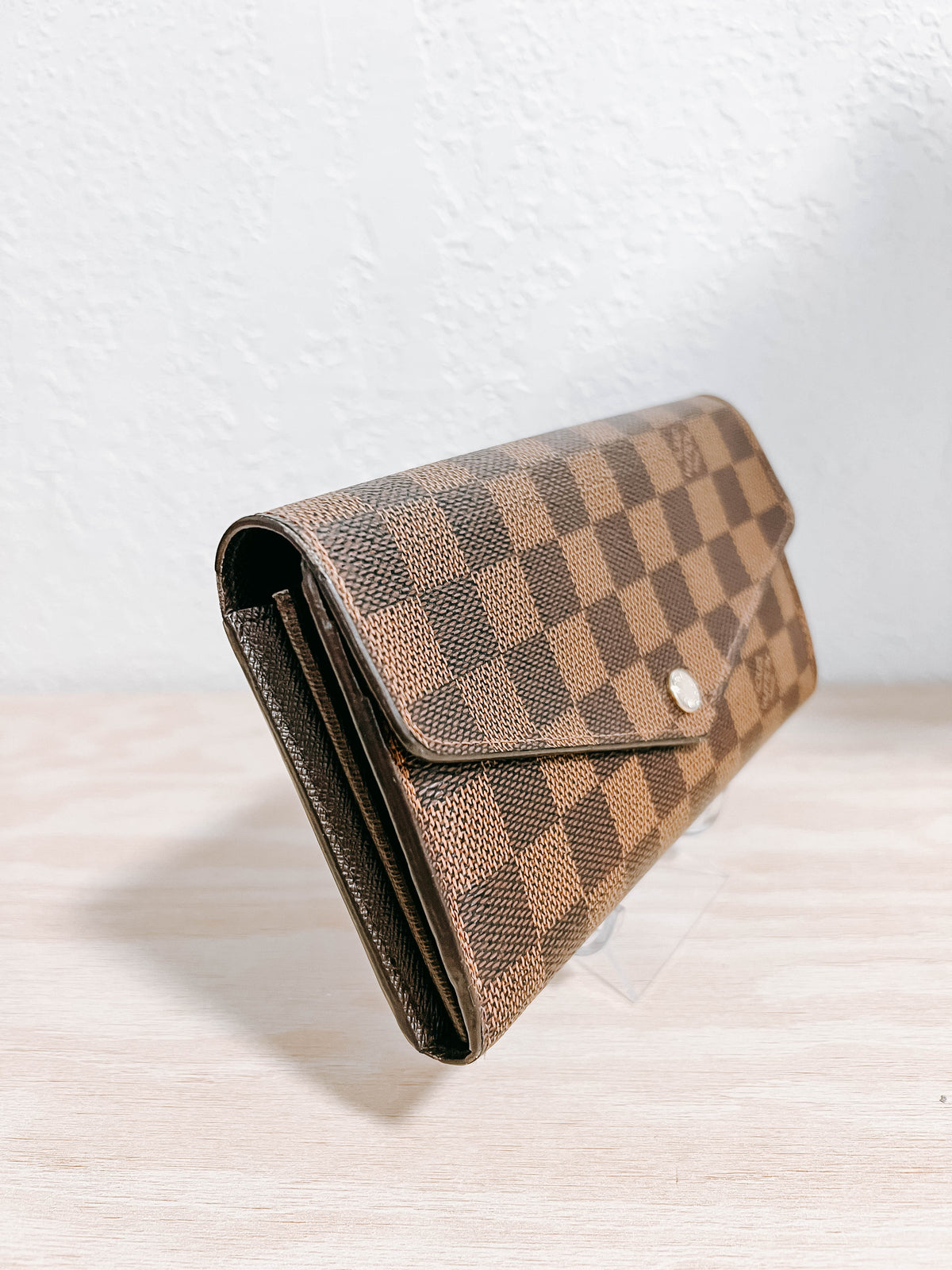 Damier Ebene Sarah International Wallet