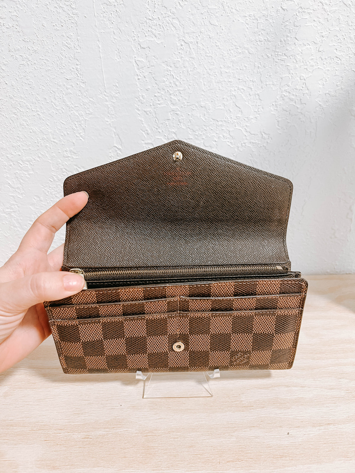 Damier Ebene Sarah International Wallet