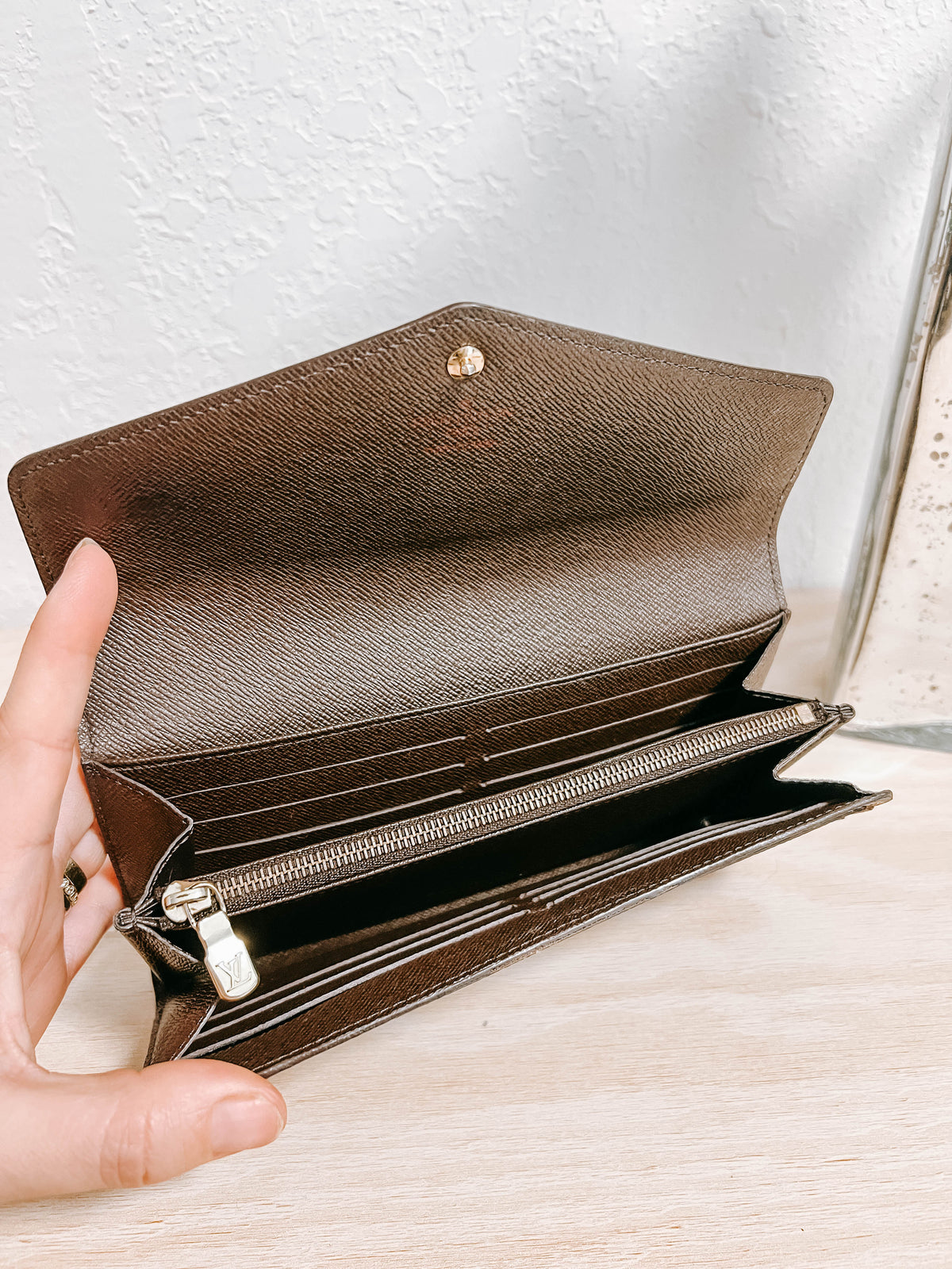 Damier Ebene Sarah International Wallet
