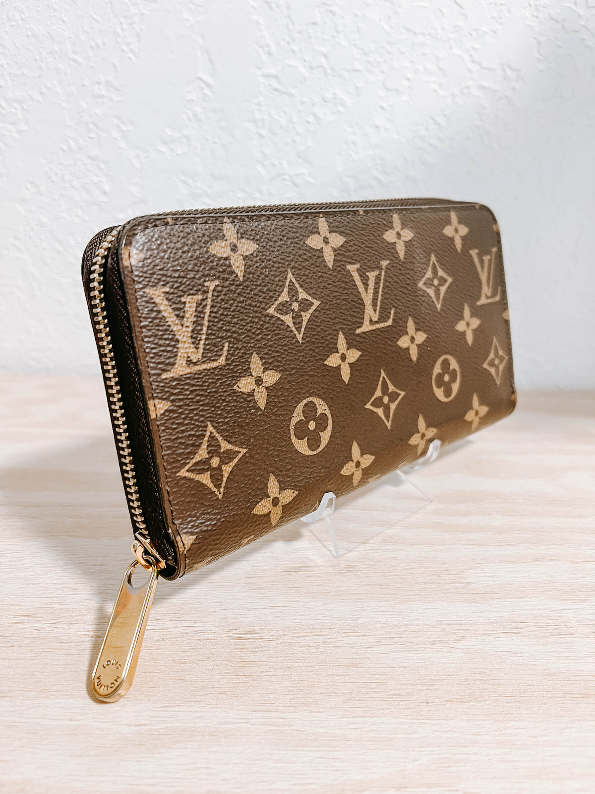 Pre-Owned Louis Vuitton Monogram Zippy Wallet