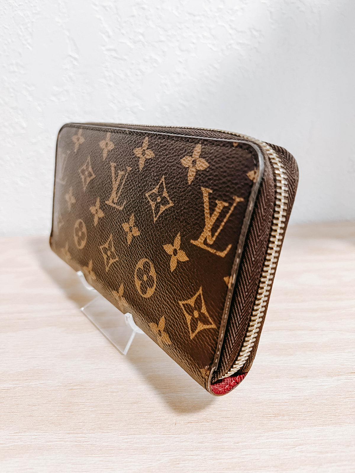 Pre-Owned Louis Vuitton Monogram Zippy Wallet