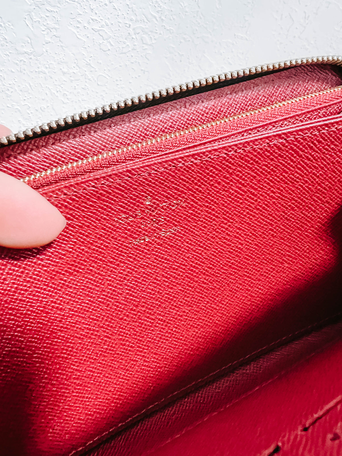 Pre-Owned Louis Vuitton Monogram Zippy Wallet