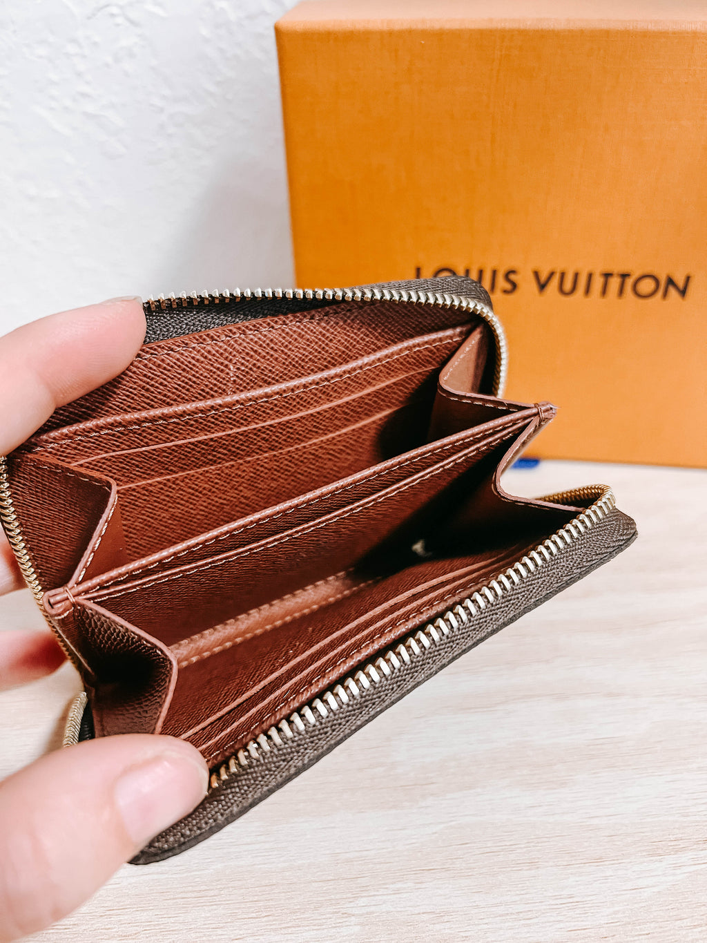 Pre-Owned Louis Vuitton Monogram Zippy Coin Purse Wallet *Final Sale*