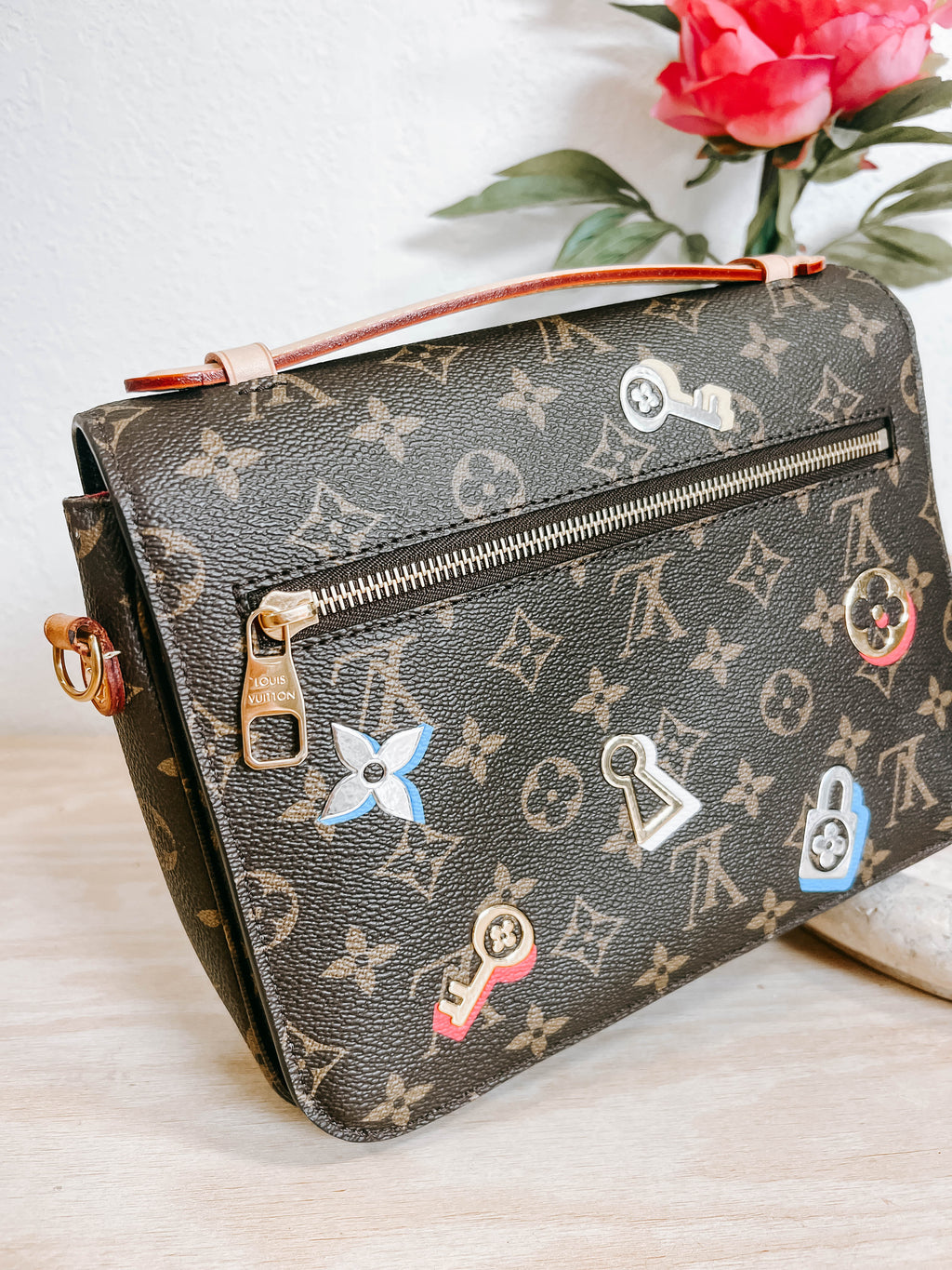 Pre-Owned LV Monogram Love Lock Pochette Metis *Final Sale*