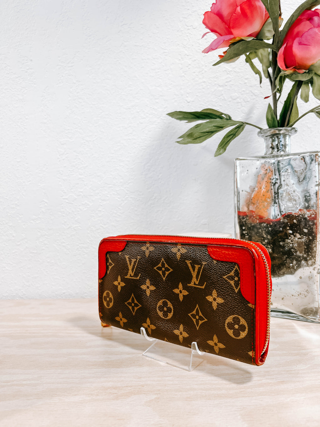 Louis Vuitton Red Retiro Zippy Wallet