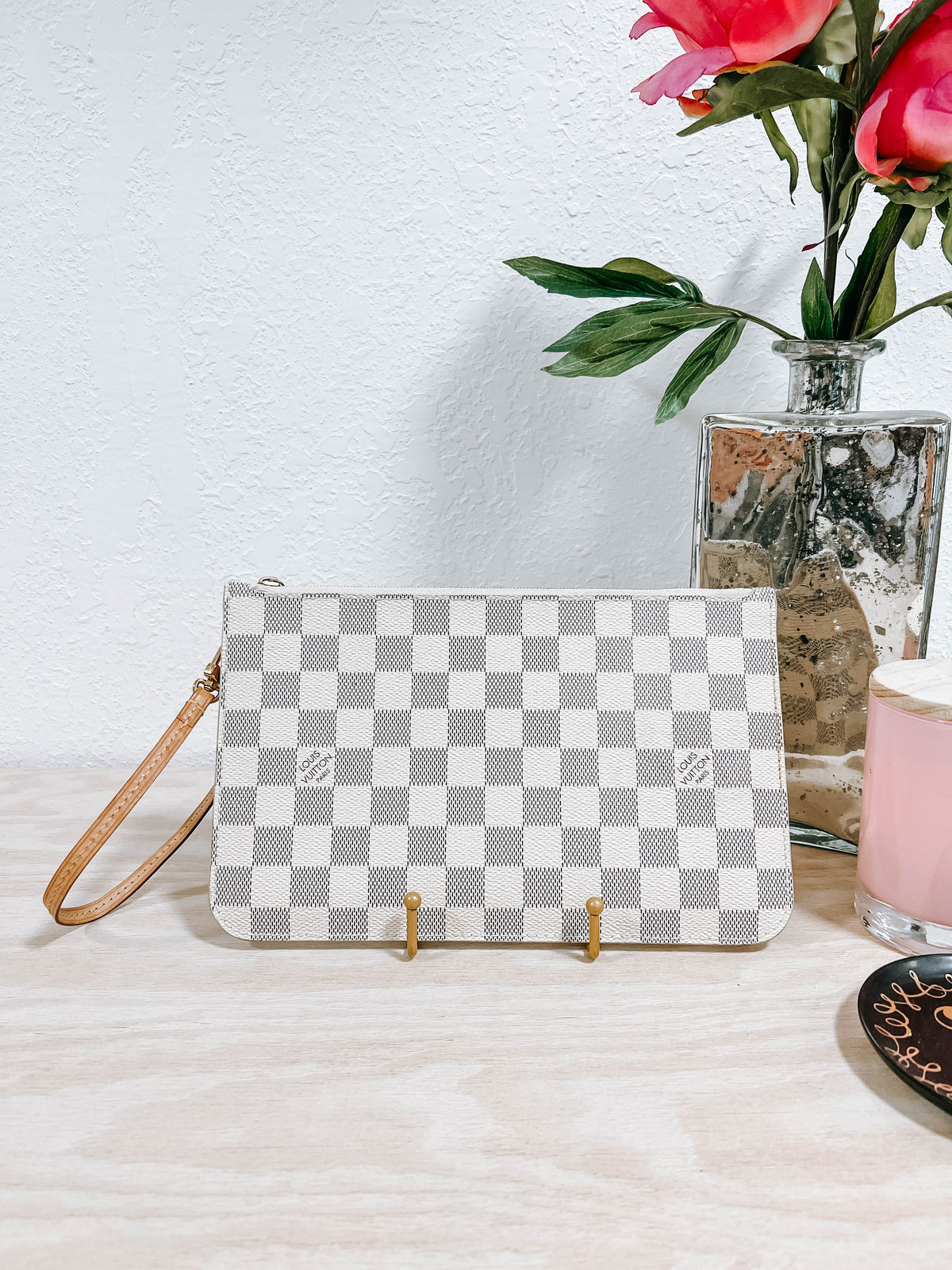 Pre-Owned Louis Vuitton Damier Azur Neverfull MM Pouch *Final Sale*