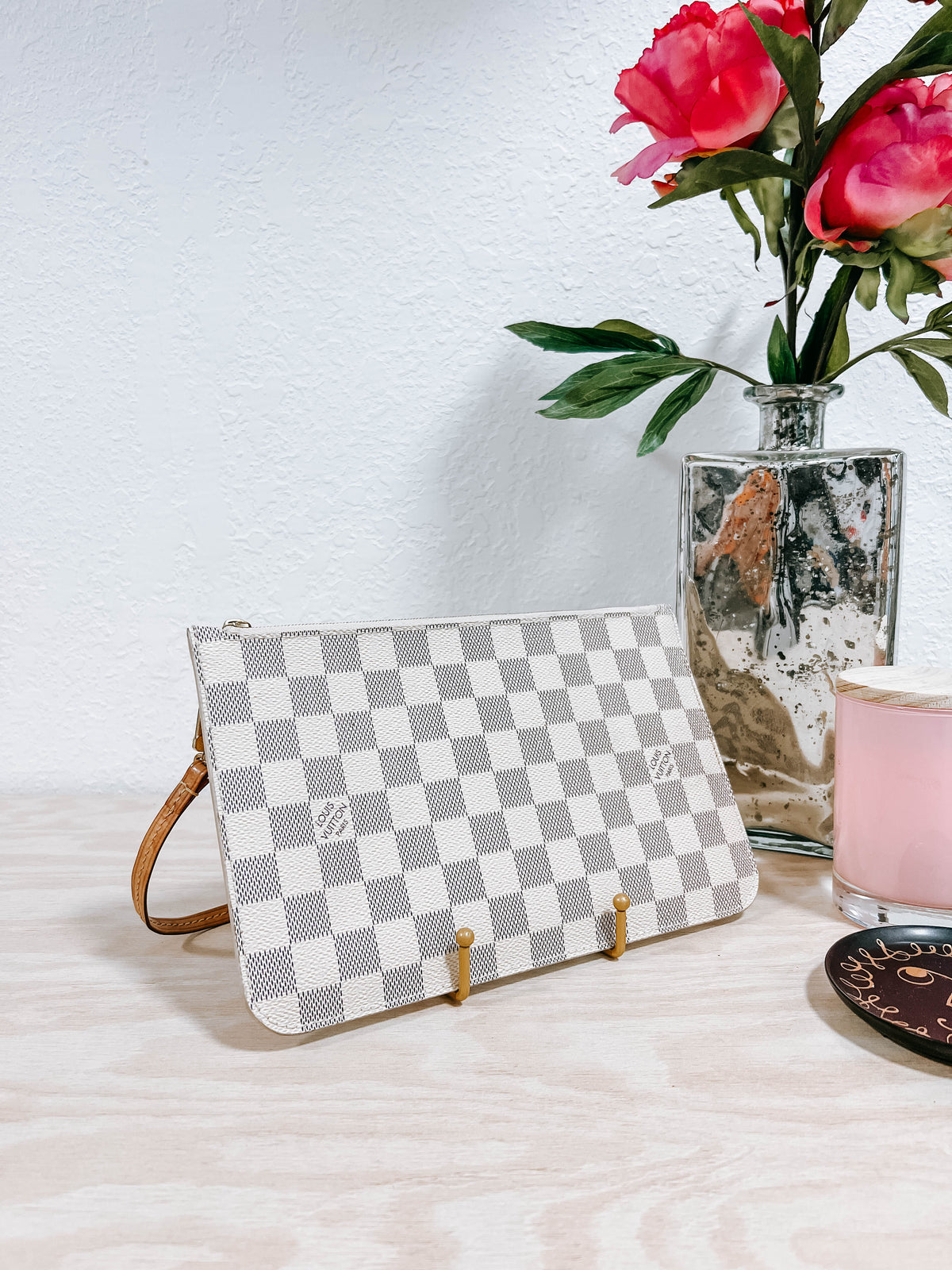 Pre-Owned Louis Vuitton Damier Azur Neverfull MM Pouch *Final Sale*