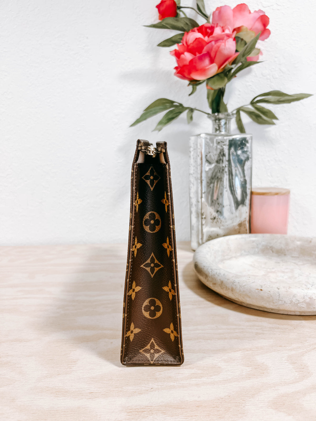 Pre-Owned Louis Vuitton Monogram Toiletry 26 Case *Final Sale*