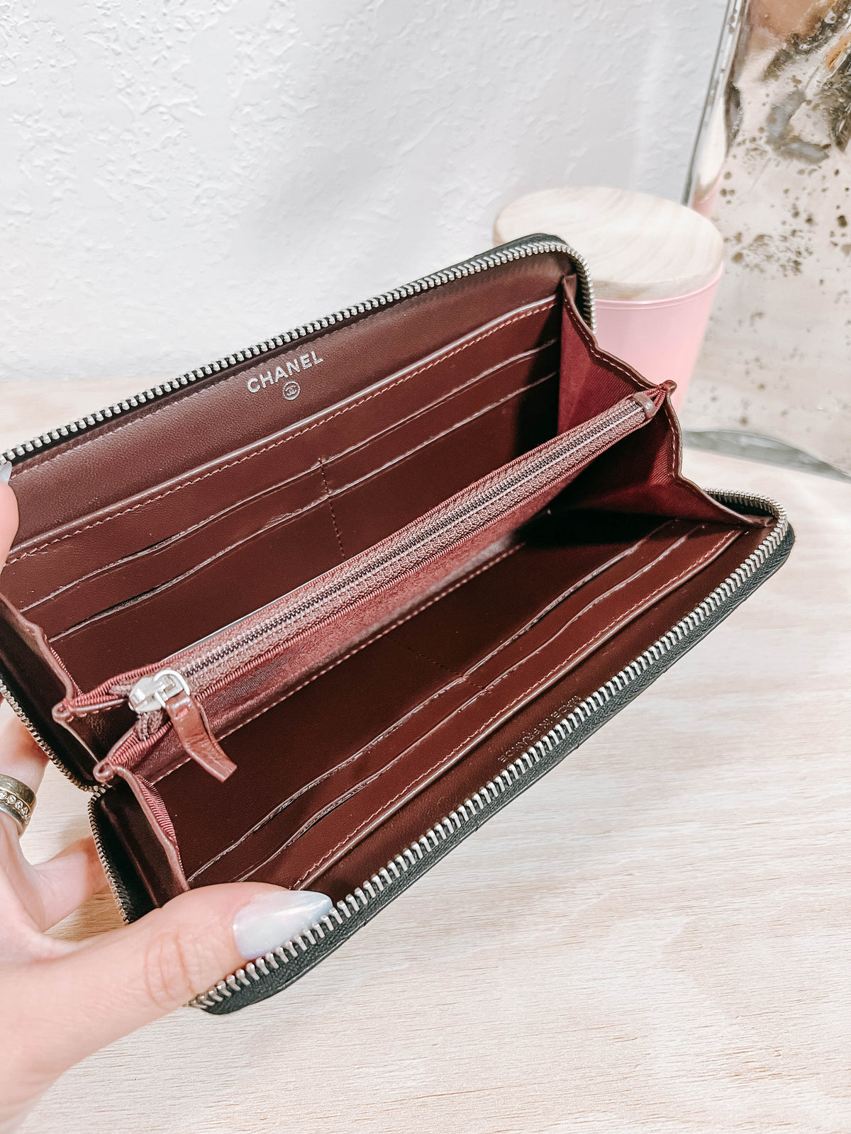 Pre-Owned Chanel Black Lambskin Zippy Wallet *Final Sale*