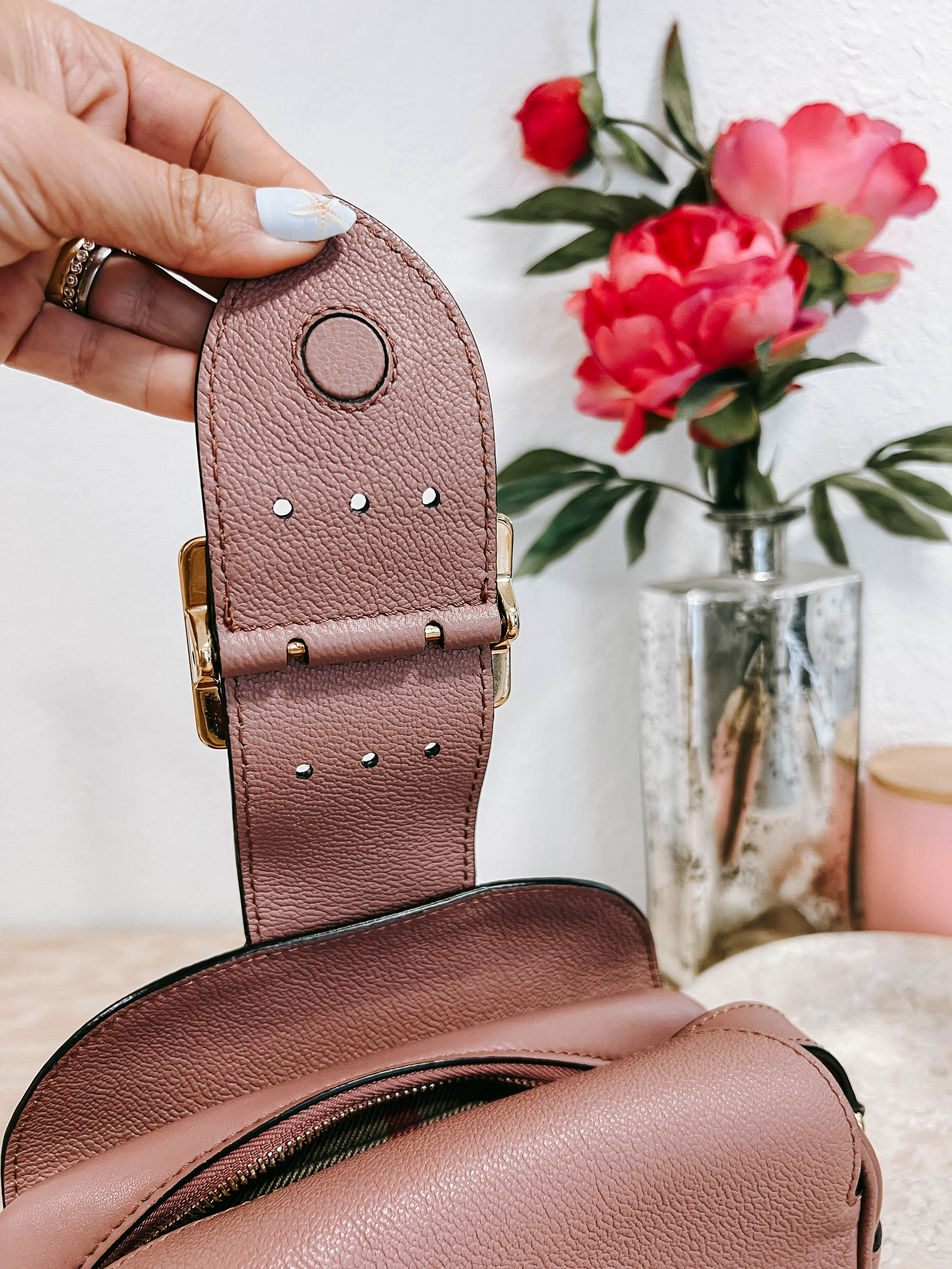 Pre-Owned Burberry Mauve Buckle Front Camera Bag *Final Sale*
